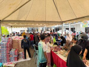 Jelang NATARU, Pemprov Sulbar Gelar Pasar Murah di Gereja Santa Maria, Komisi IV DPR RI Janjikan Tambah Kuota GPM