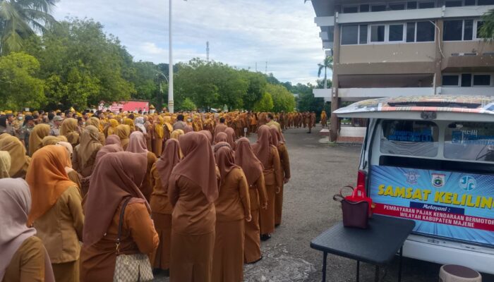 Dekatkan Layanan, Samsat Keliling Majene Sasar Halaman Kantor Bupati untuk Mudahkan ASN Bayar Pajak