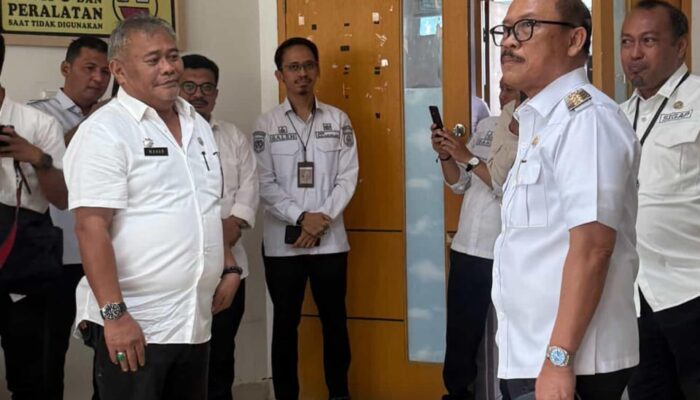 Sidak ke Bapenda, Gubernur Suhardi Duka : Keterbatasan Pasca-Pemekaran Bukan Alasan Layanan Publik Kendor