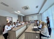 Bangun Citra Profesional, Dispoparekraf Sulbar Siap Tegakkan Aturan Pakaian Dinas Sesuai Pergub 22/2025