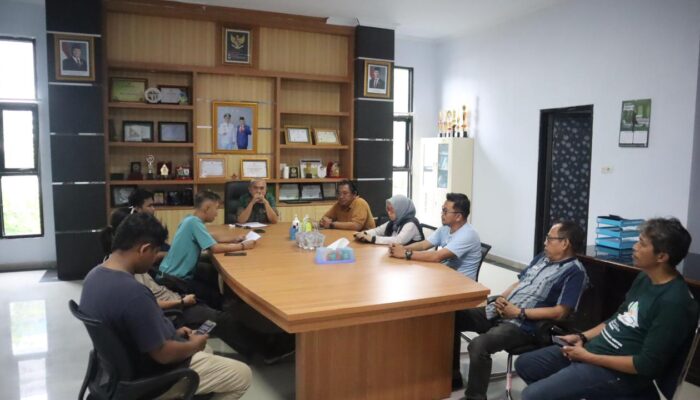 Respons Cepat Aspirasi Mahasiswa, DLHK Sulbar Selidiki Dugaan Pencemaran Sungai Barakkang