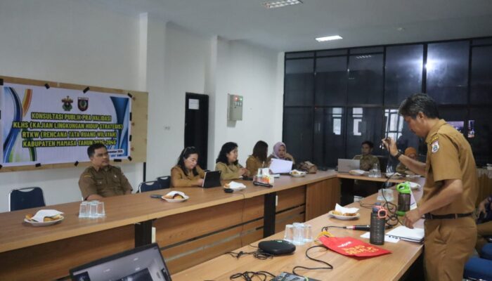 Kawal Pembangunan Berwawasan Lingkungan, DLHK Sulbar Evaluasi KLHS RTRW Mamasa 2025-2045