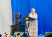 Hadir di Masjid Suada, Istri Mendiang Wagub JSM Kenang Pengabdian Tulus Satu Tahun SDK-JSM