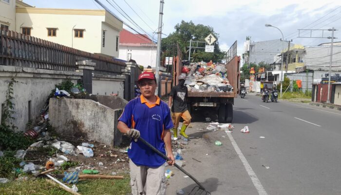 Atasi Penumpukan Sampah di Mamuju, DLHK Sulbar Pastikan Solusi Gaji Tenaga Kebersihan Cair Akhir Februari