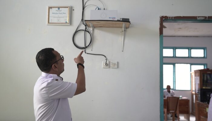 Kadis KominfoSS Sulbar Pastikan Internet ‘SULBAR Digital’ Percepat Layanan Publik di Kelurahan Tande Timur