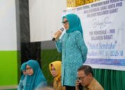 Wujud Kepedulian Jelang Idulfitri : Ketua TP PKK Sulbar Berbagi Sembako dan Santunan di Masjid Al Muhajirin Mamuju