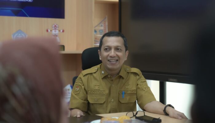 Era Baru Ruang Digital Ramah Anak : Diskominfo Sulbar Kawal Ketat Implementasi PP Tunas dan Pembatasan Medsos di Bawah 16 Tahun