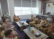 Bentengi Ternak dari Penyakit : DTPHP Sulbar dan BKHIT Perkuat Sinergi Pengawasan Lalu Lintas Hewan di Meja Gubernur