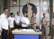 Amankan Aset Daerah, Pemprov Sulbar Terima 8 Sertifikat dari ATR/BPN dan Targetkan Sertifikasi Jalan Provinsi