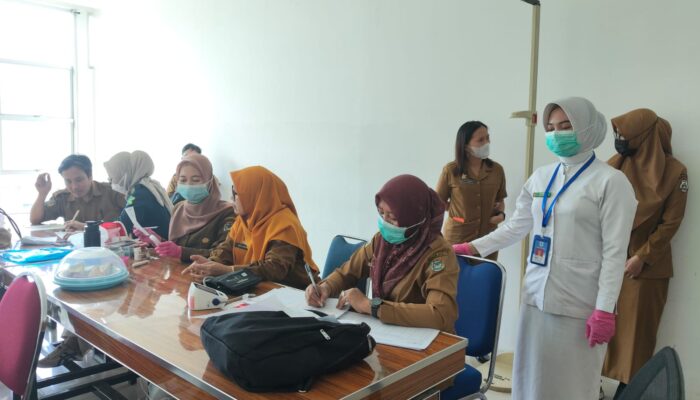 Dukung Produktivitas Kerja, Biro PBJ Setda Sulbar Sambut Layanan Cek Kesehatan Gratis