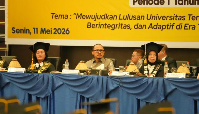 Gubernur Suhardi Duka ke Wisudawan UT Majene : Integritas Diuji Saat Ada Peluang Menyimpang, Bukan Saat Diawasi