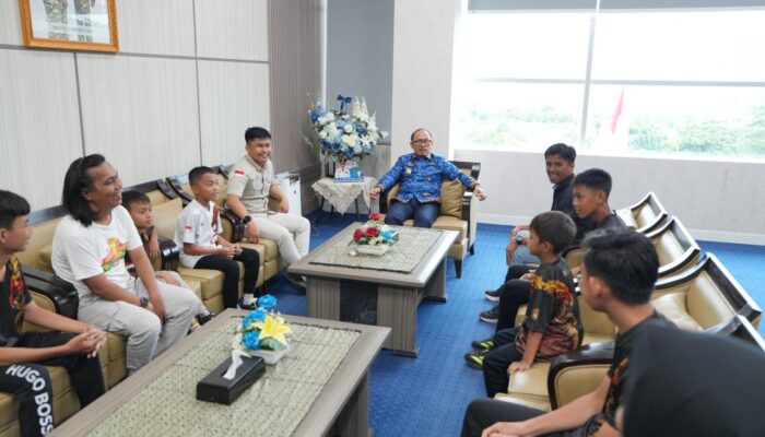 Lepas Atlet MF Taekwondo ke Piala KONI Pusat, Gubernur SDK Bakar Semangat : Saya Doakan Semua Juara!