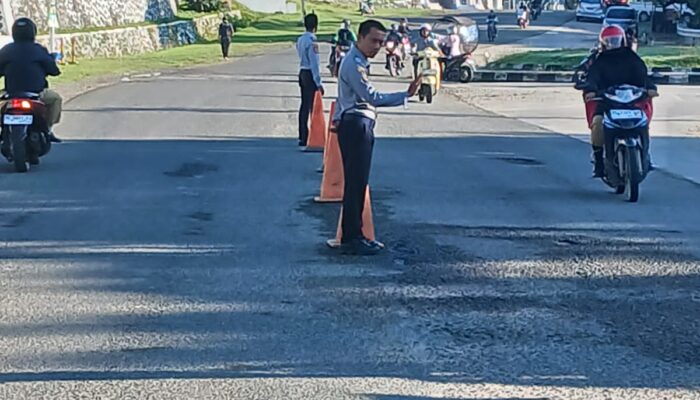 Cegah Macet dan Semrawut, Disperkimtanhub Sulbar Sebar Personel LLAJ di Area Perkantoran Pemprov