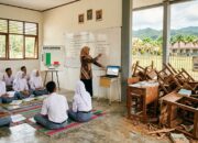 Geger Siswa SMAN 1 Bulutaba Belajar Melantai, Pemprov Sulbar Turun Tangan Hingga Sosok Misterius Ikut Menyumbang!